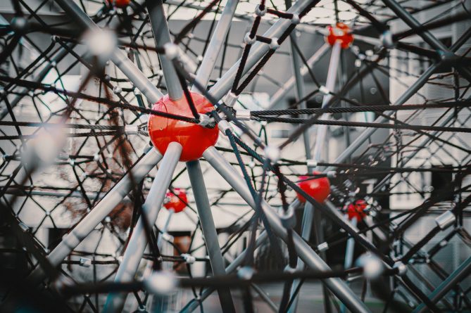 ZeroTier mesh ağındaki node'ların birbirine bağlandığı görselleştirme
