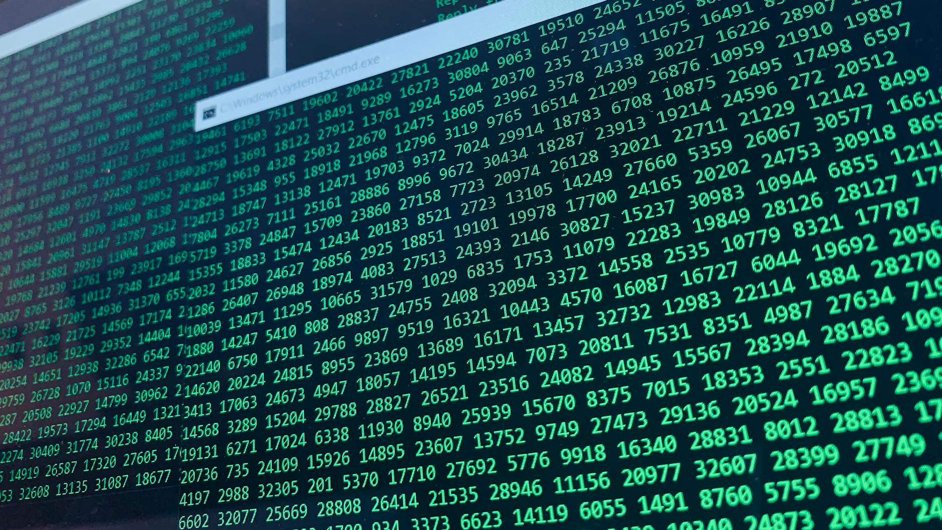 İki lokasyon arasında şifreli VPN tünelini gösteren soyut görsel temsil