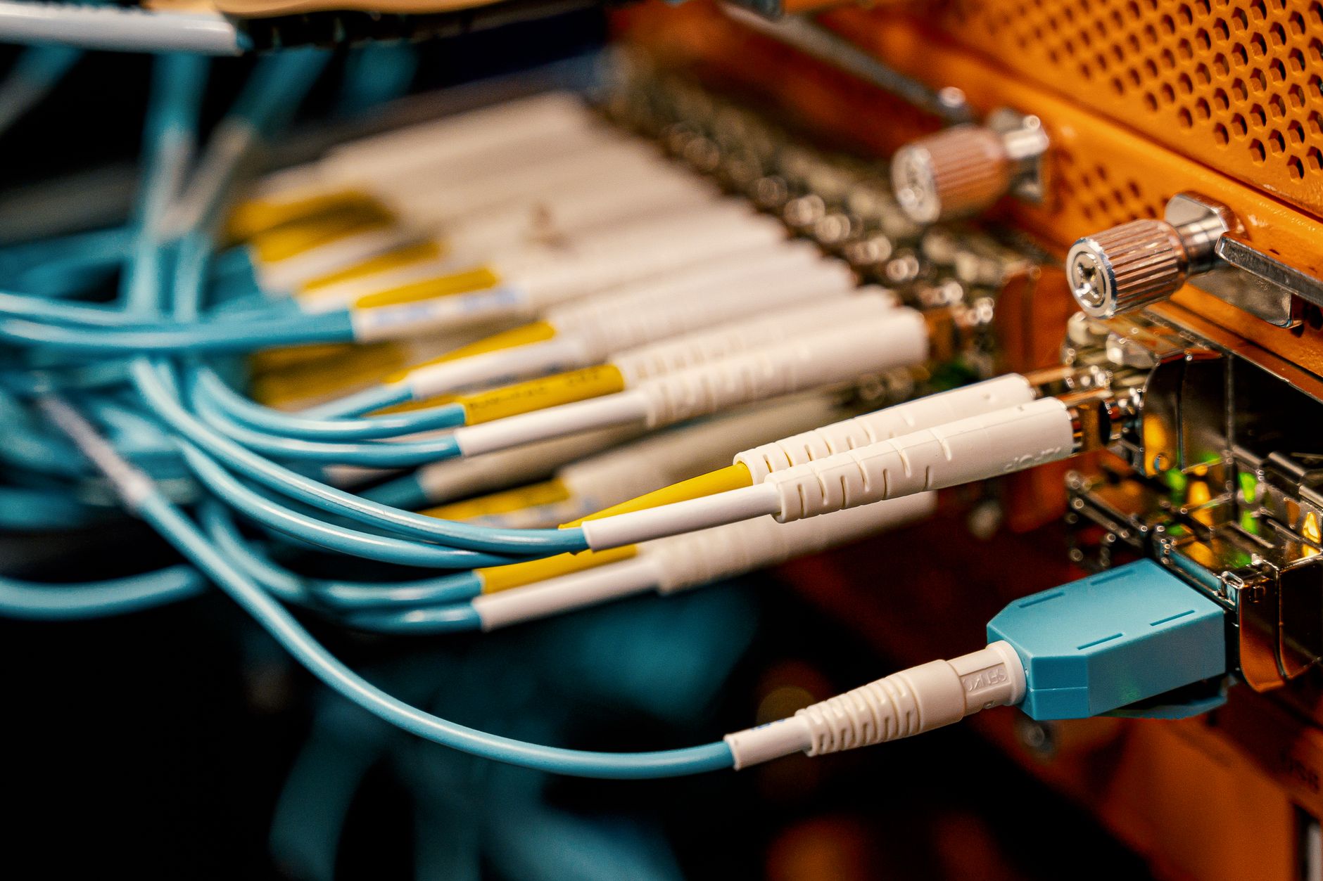 Ana fiber hat ve yedek 4G modeminin entegre kurulumu