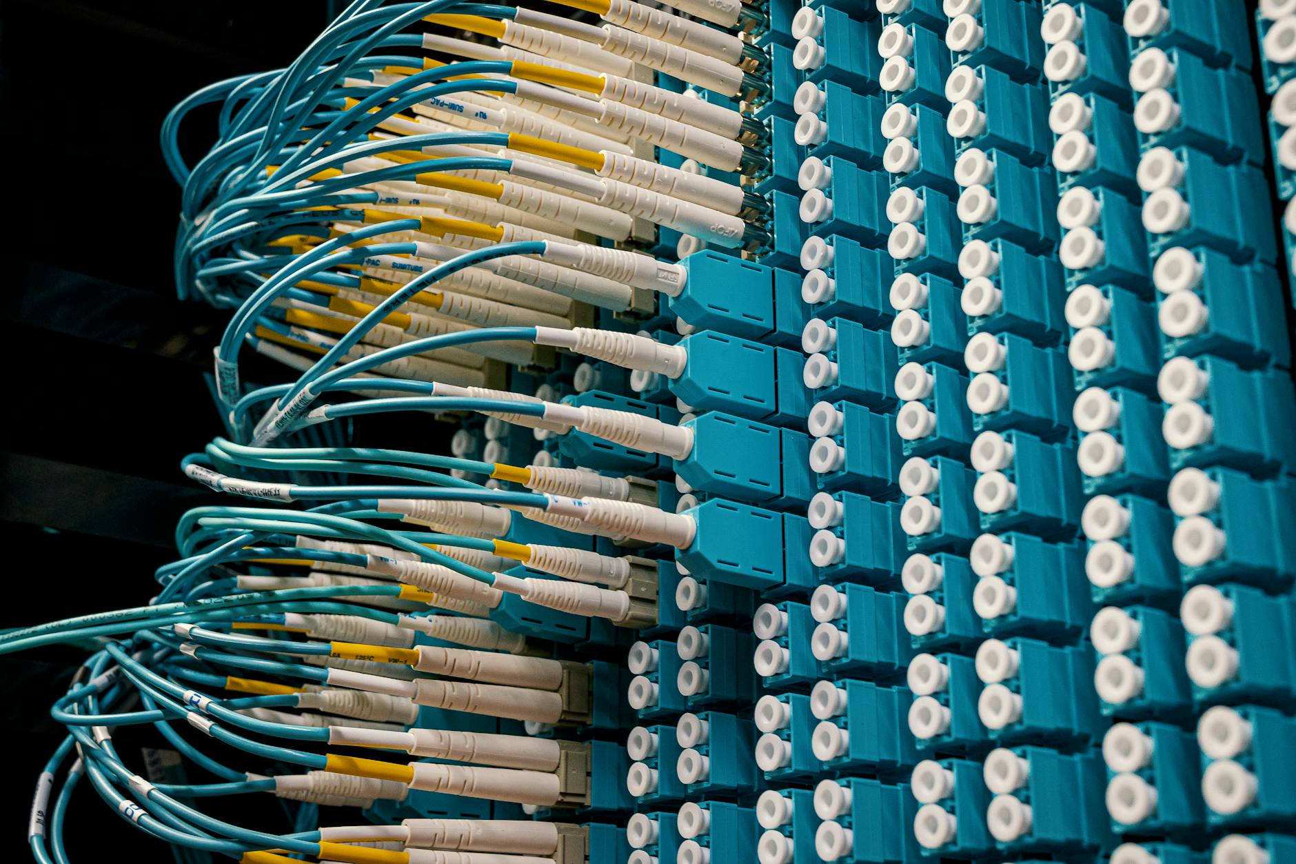 MikroTik RouterBoard ile entegre çalışan fiber patch panel ve SFP+ portları