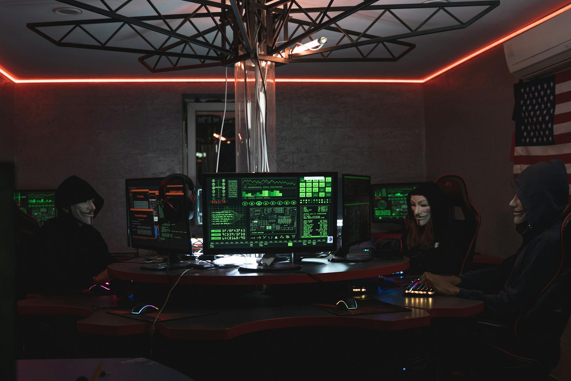 MikroTik üzerinde volumetric protocol ve Layer 7 DDoS savunma katmanlarını gösteren ağ güvenliği konsepti